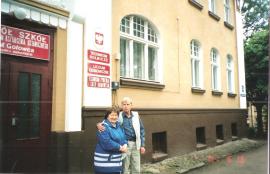  Przed szkołą dzień po Zjeździe razem z Kazikiem.