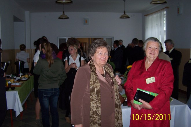 Na pierwszym planie : Maria Dopierała Piaścik i Irenka Milanowska