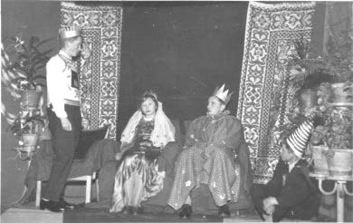 Księżniczka na ziarnku grochu Andersena na scenie internatu, 1966 r.