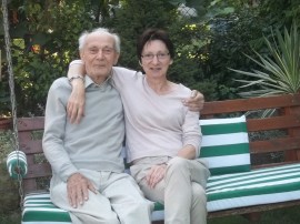 We własnym ogródku z córką Anną. Rok 2012