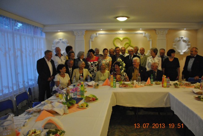 Spotkanie absolwentów z z lat 1966-67. Rysiek Buła  w pierwszym rzędzie od dołu, drugi z prawej. 